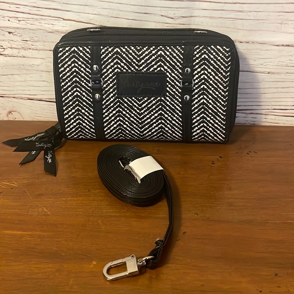 Thirty-one wallet/crossbody